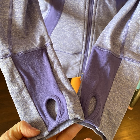LULULEMON lavender zip up jacket. Size US 8. Long style with classic front logo. - Picture 7 of 12